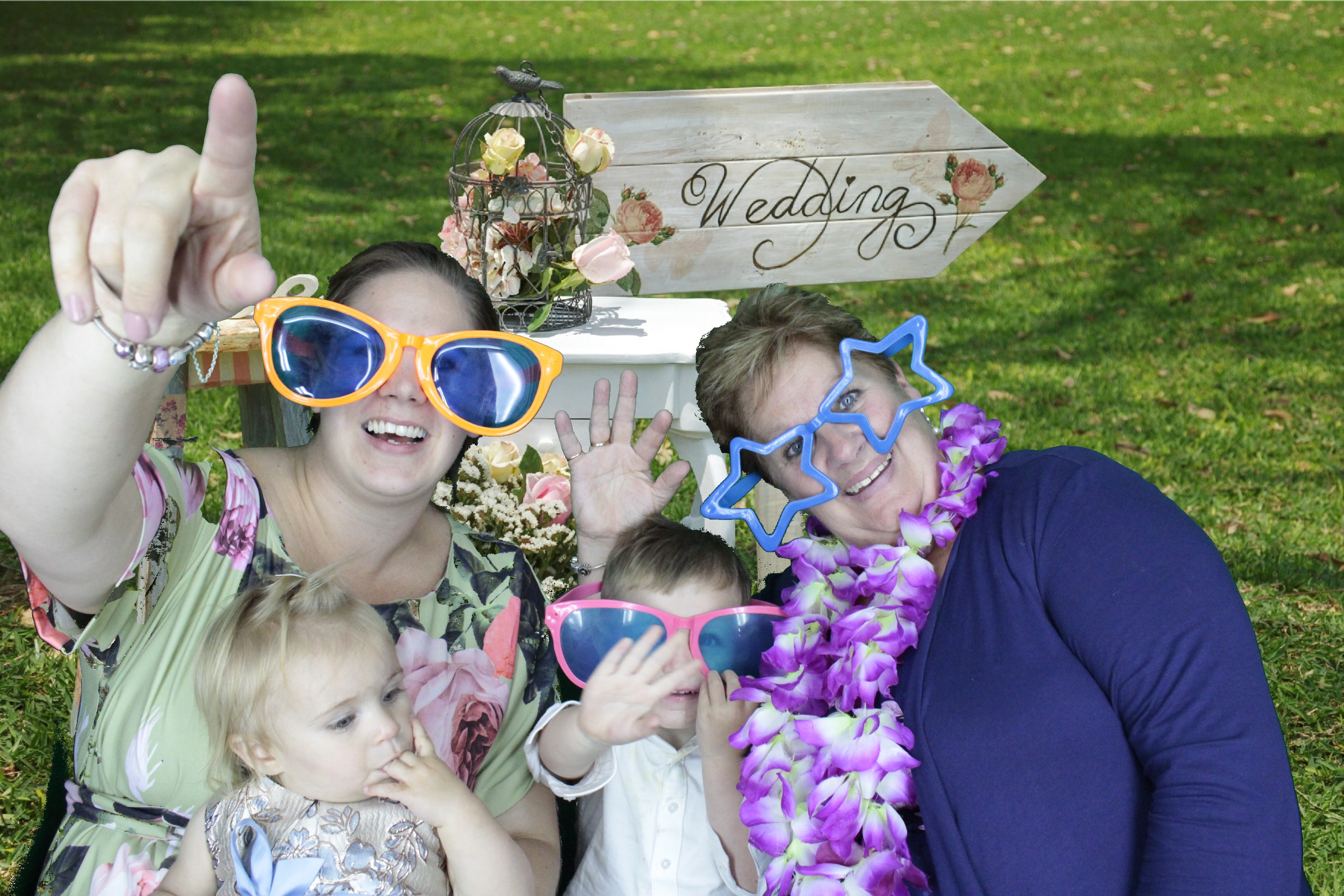 Katie and Jons Wedding | View more photos from the event at gallery.myphotoboothexperience.co.uk/u/MyPhotoBoothExperienceLtd/Katie-and-Jons-Wedding